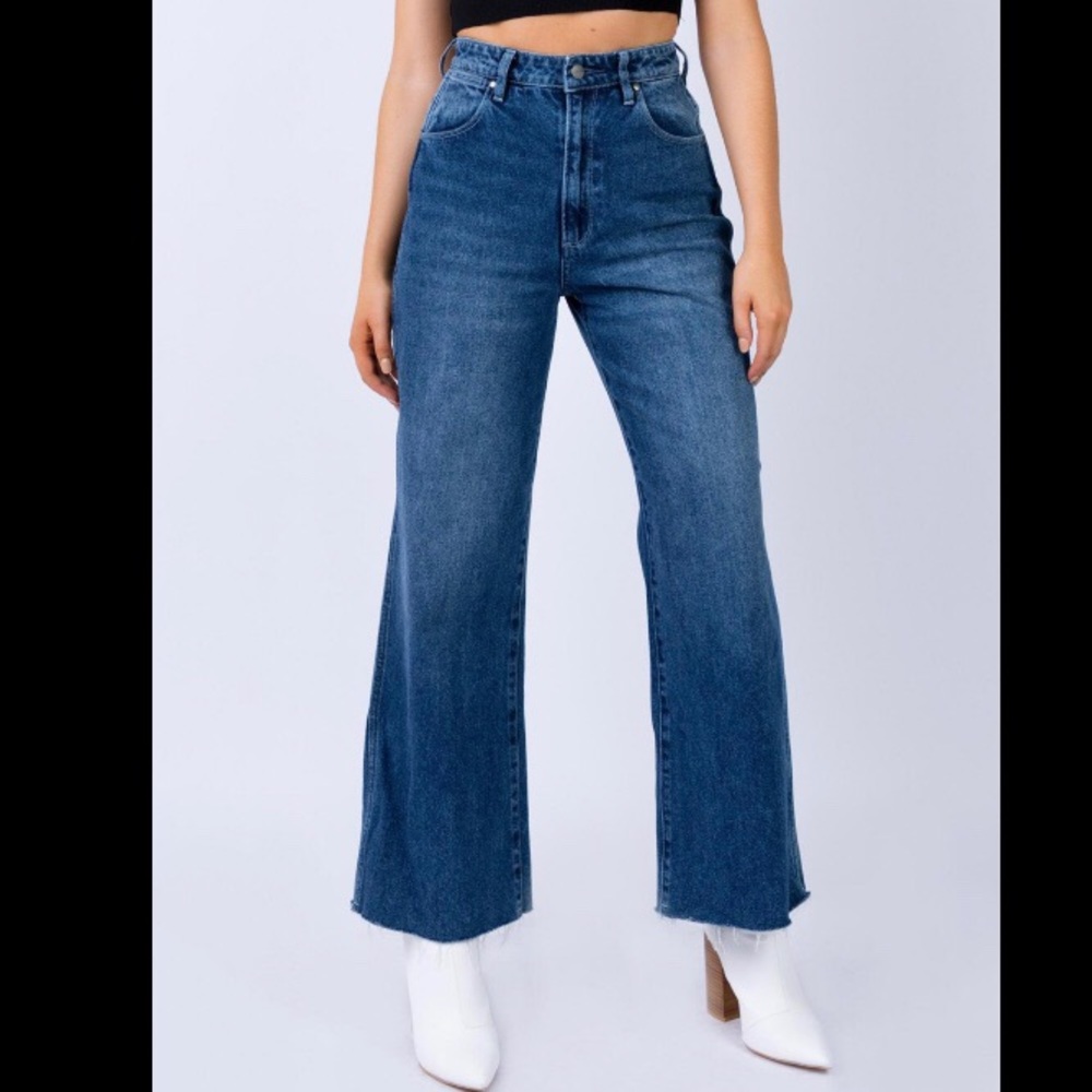 Wrangler Hi Bells Cropped Jeans in Starlight